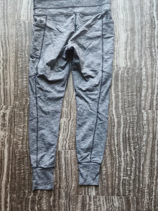 Athleta gray jogger leggings with pockets Size Medium - Picture 4 of 6